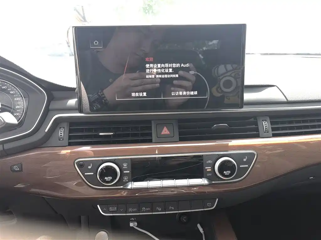 Audi A4L 2020 40 TFSI Luxury Elegance фото 14