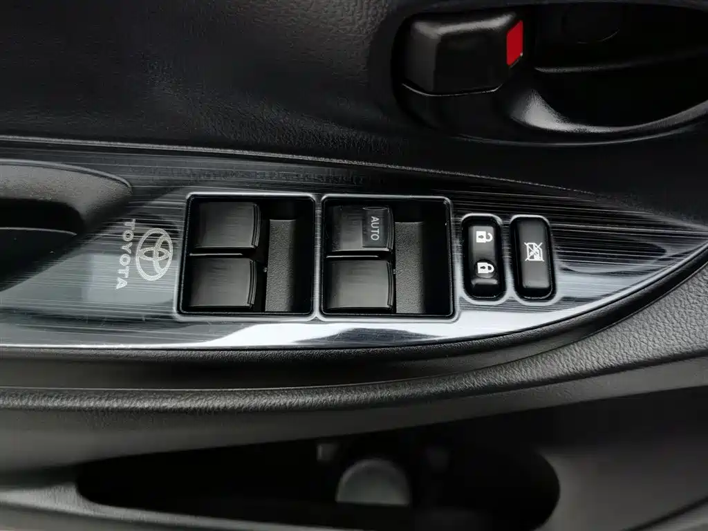 TOYOTA YARIS L ZHIXUAN