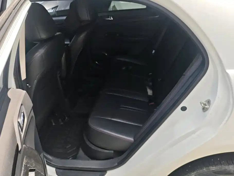 BYD E5