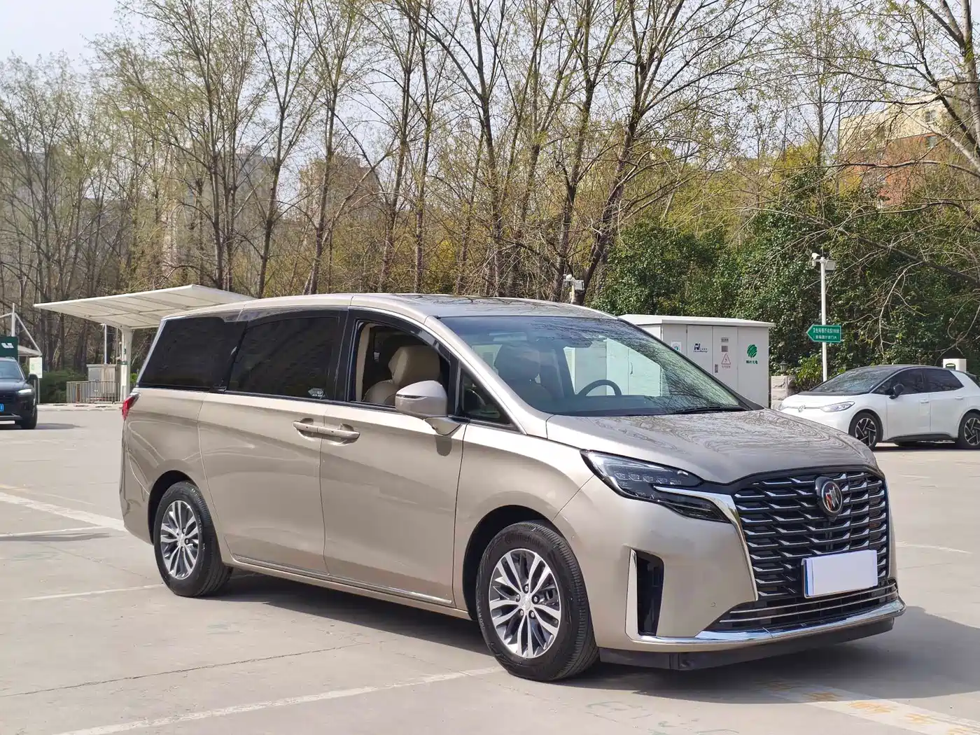 Buick GL8 2023 ES Landmaster Exclusive фото 3