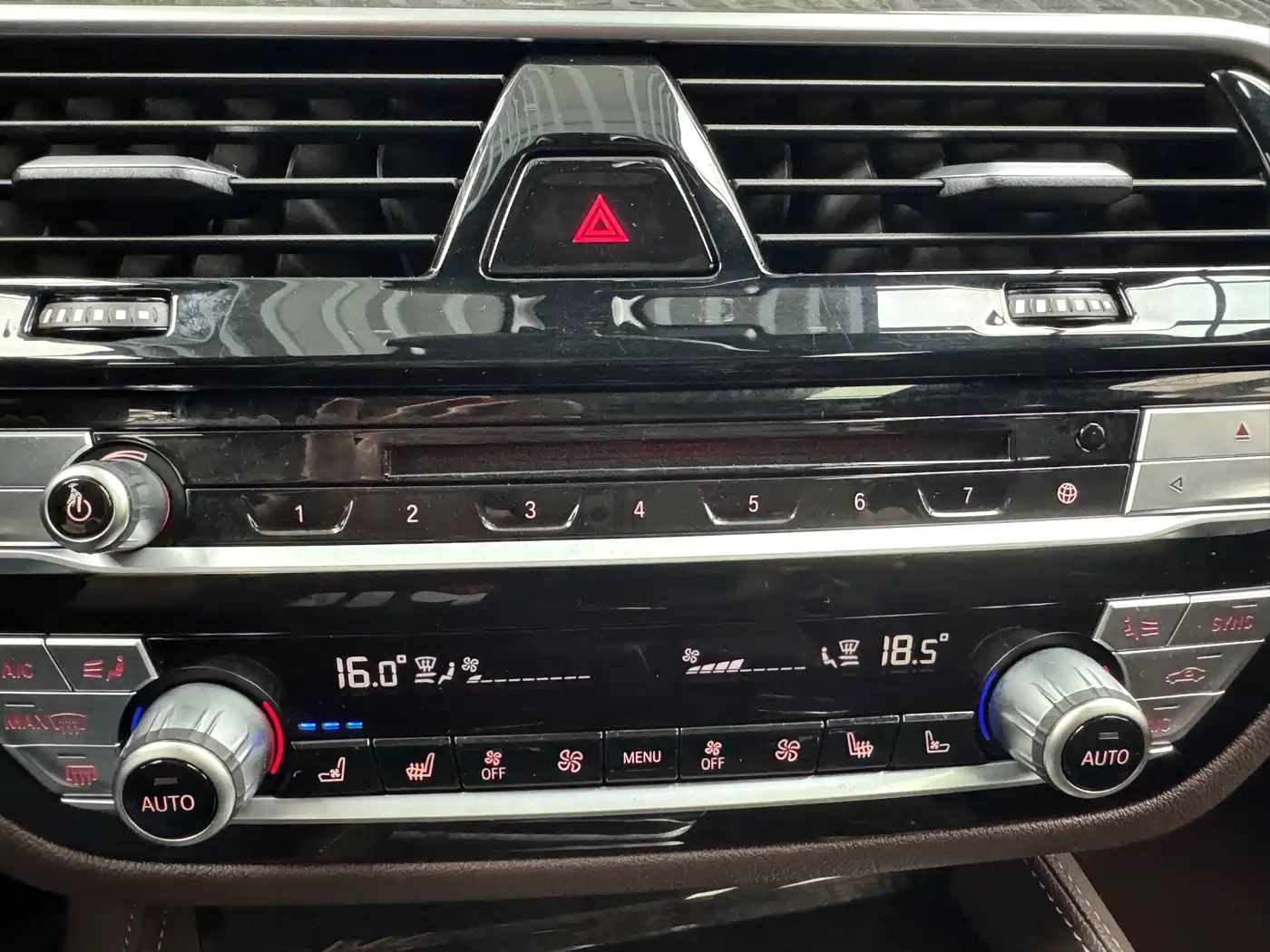 BMW 5 Series 2019 525Li M Sport Package фото 21