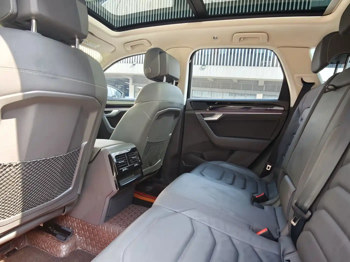 Volkswagen Touareg 2019 2.0TSI Sharp Wing Edition China VI фото 20