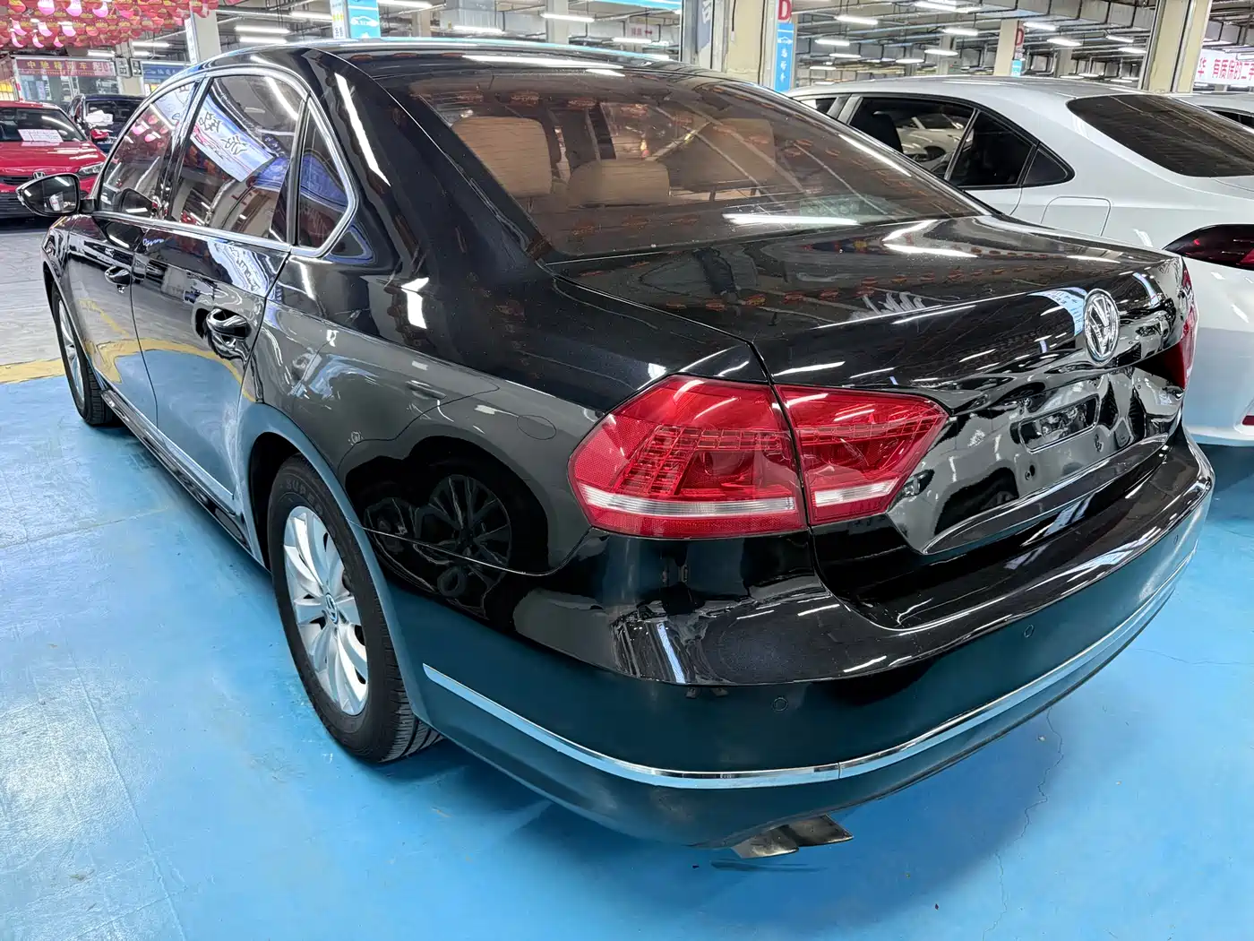 Volkswagen Passat 2014 1.8TSI DSG Luxury Edition фото 17