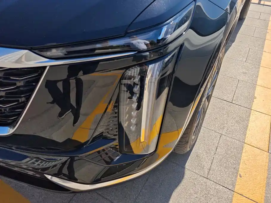 Фото 5 - Cadillac XT5