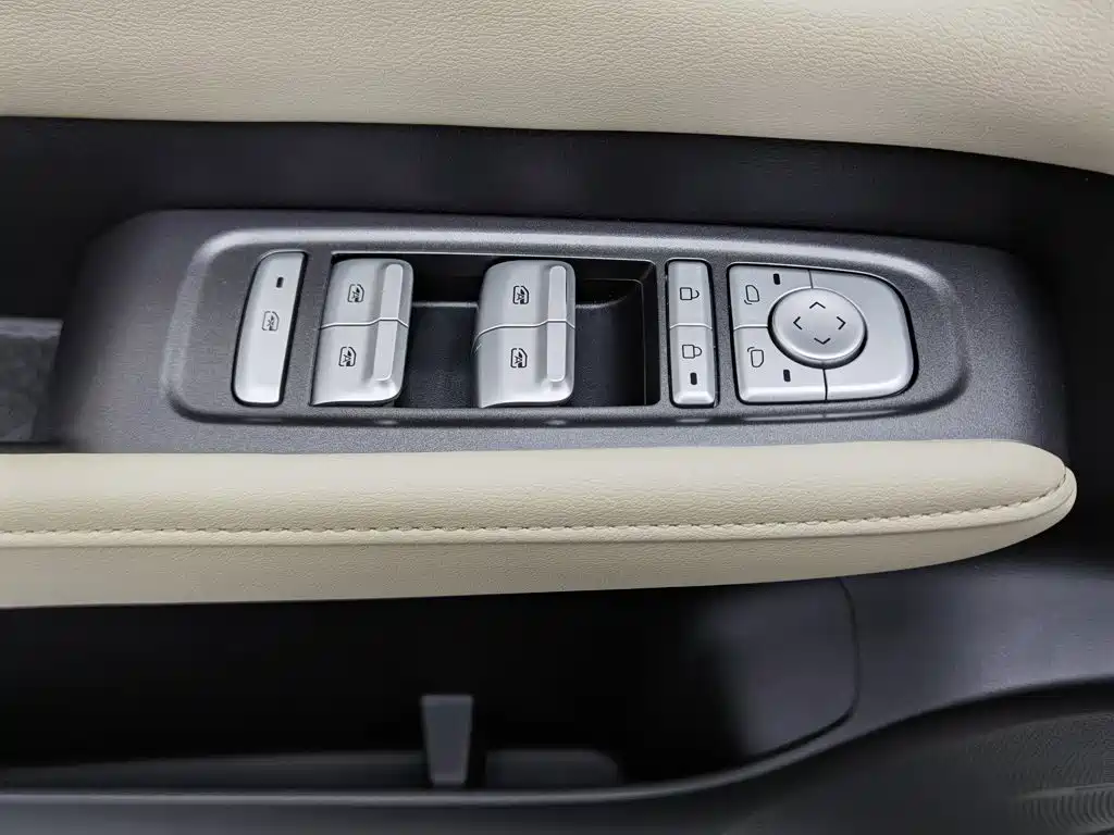 Photo 9 - Wuling Motors Wuling Binguo PLUS