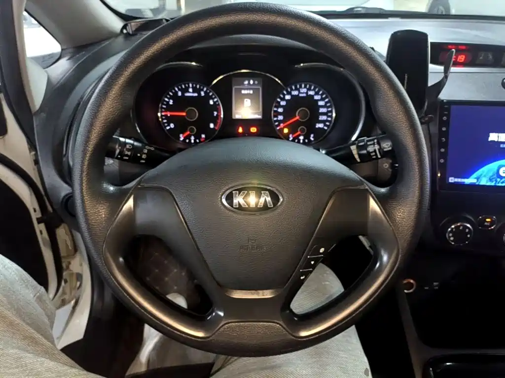 Фото 11 - Kia K3