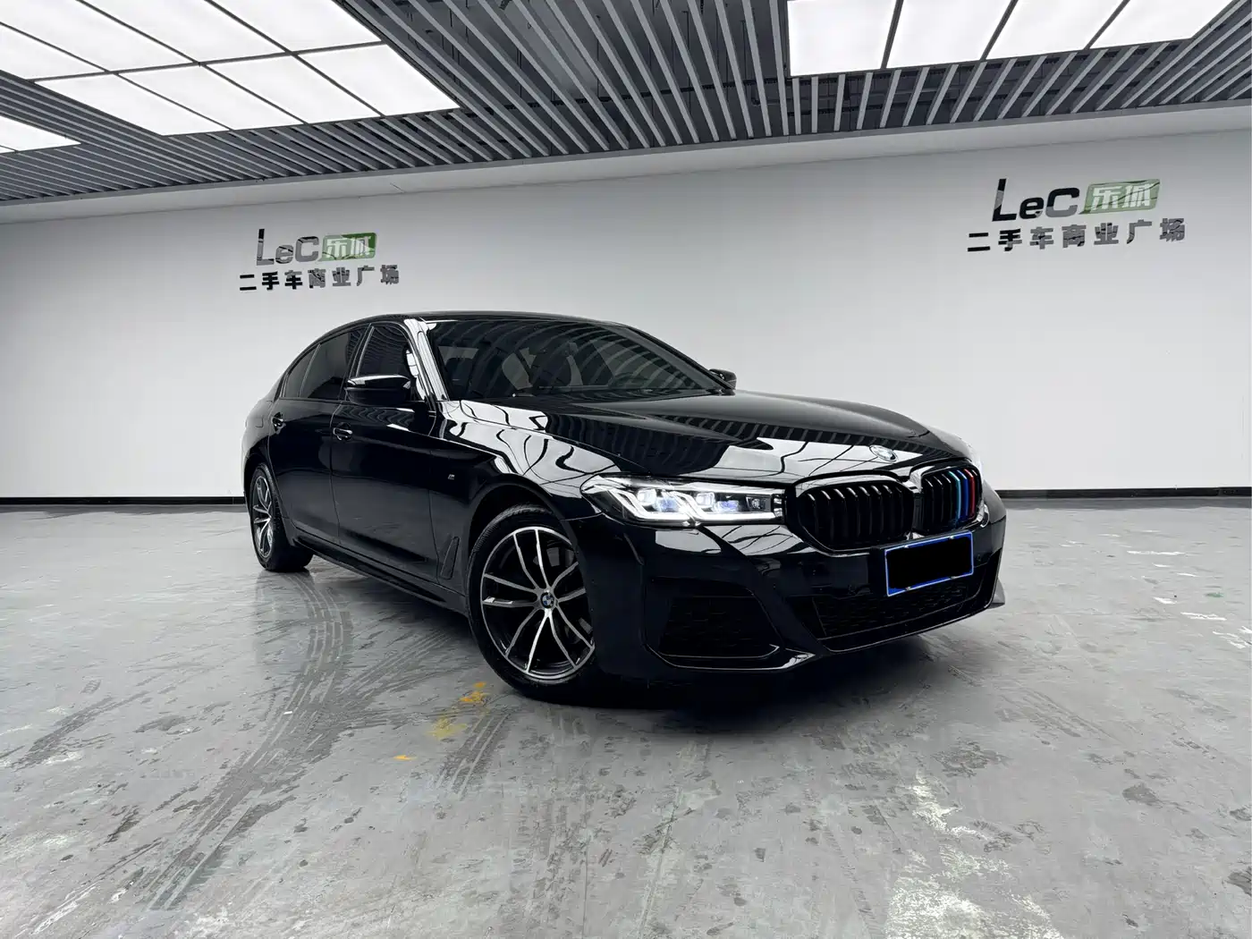 BMW 5 Series 2019 525Li M Sport Package фото 3