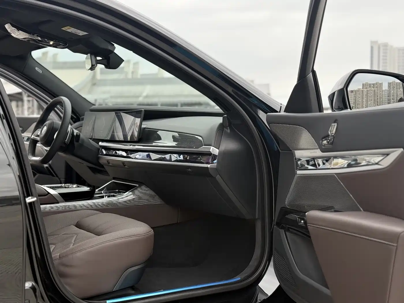 BMW 7 Series 2023 Model 740Li Premium Luxury Package фото 6