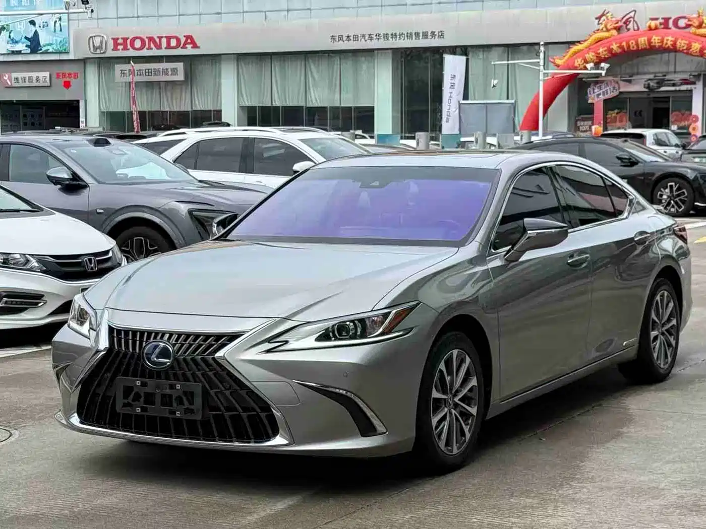 Lexus ES 2021 300h Excellence Edition фото 3