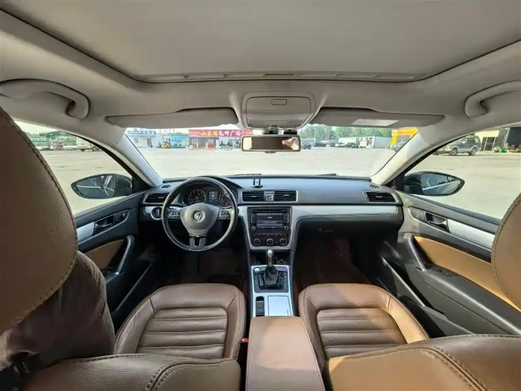 Volkswagen Passat 2014 1.8TSI DSG Executive Edition фото 6