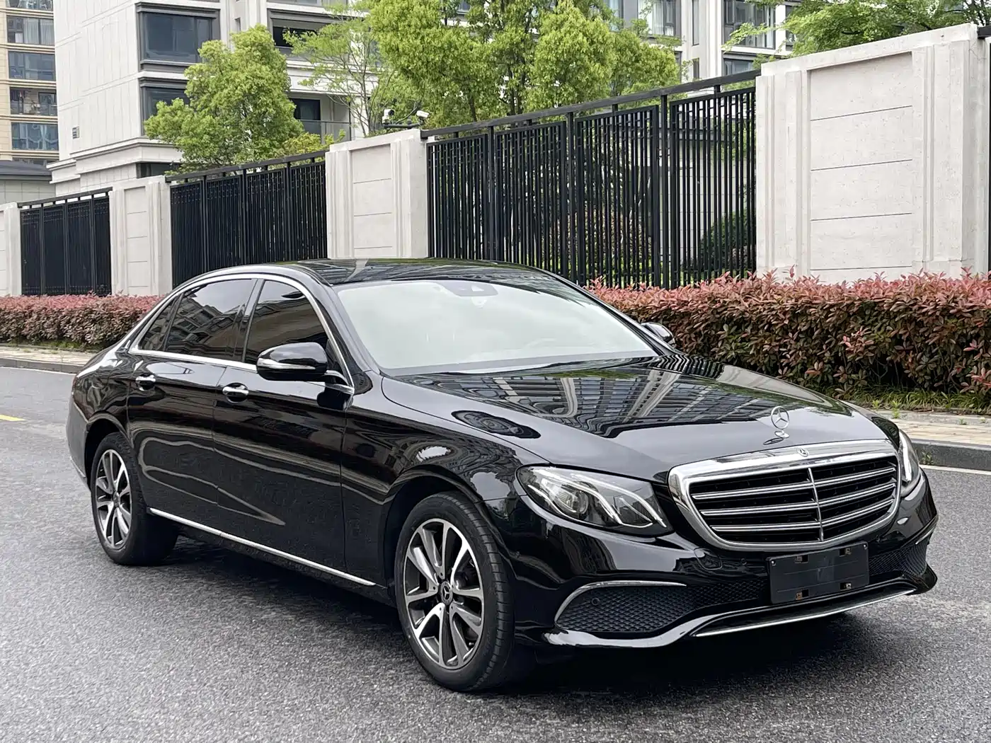 Mercedes-Benz E-Class 2016 E 300 L Fashion Type фото 3