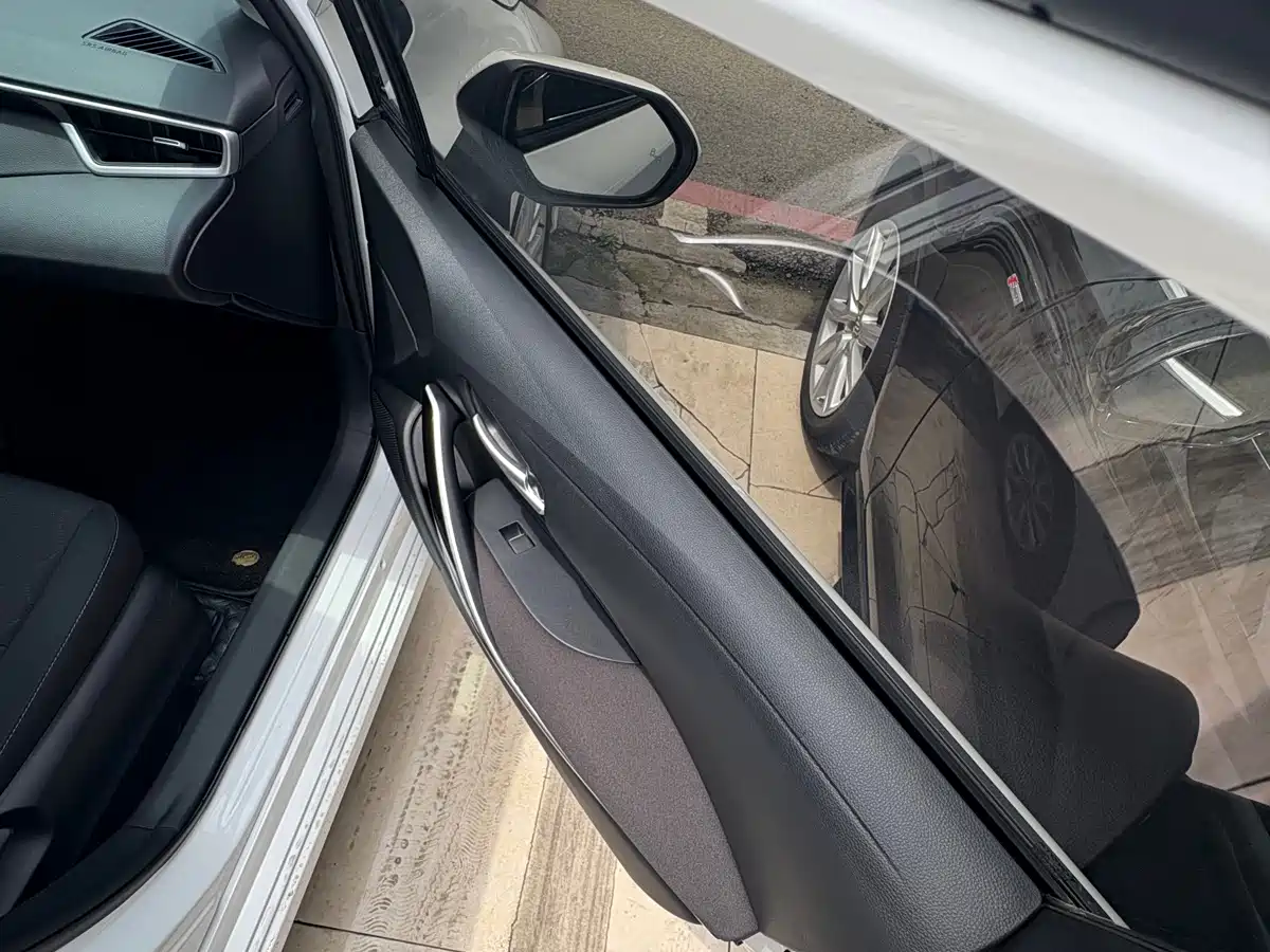 Toyota Corolla 2023 1.8L Smart Hybrid Dual Engine Pioneer Edition фото 6