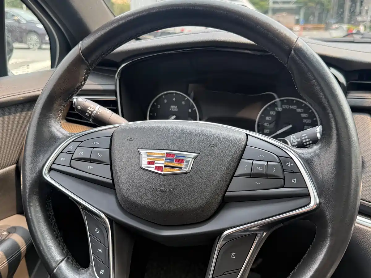 Cadillac XT5 2018 28E 4WD Leading фото 13