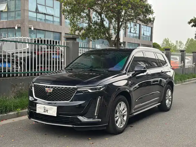 CADILLAC XT6