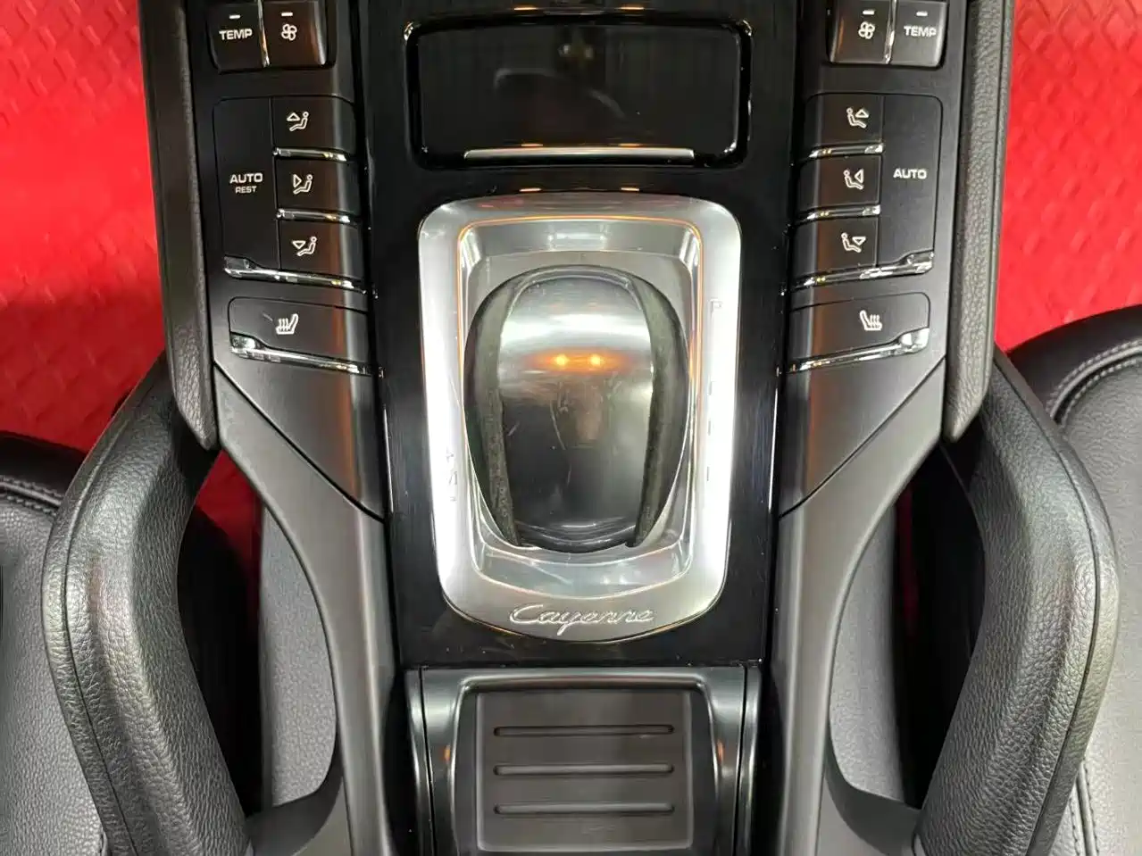Porsche Cayenne 2011 Cayenne 3.0T фото 34