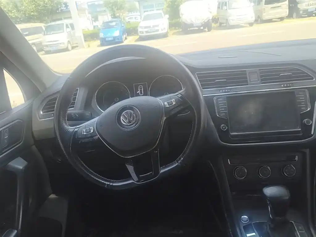 Volkswagen Tiguan L 2018 330TSI Automatic 2WD Trend Edition фото 11
