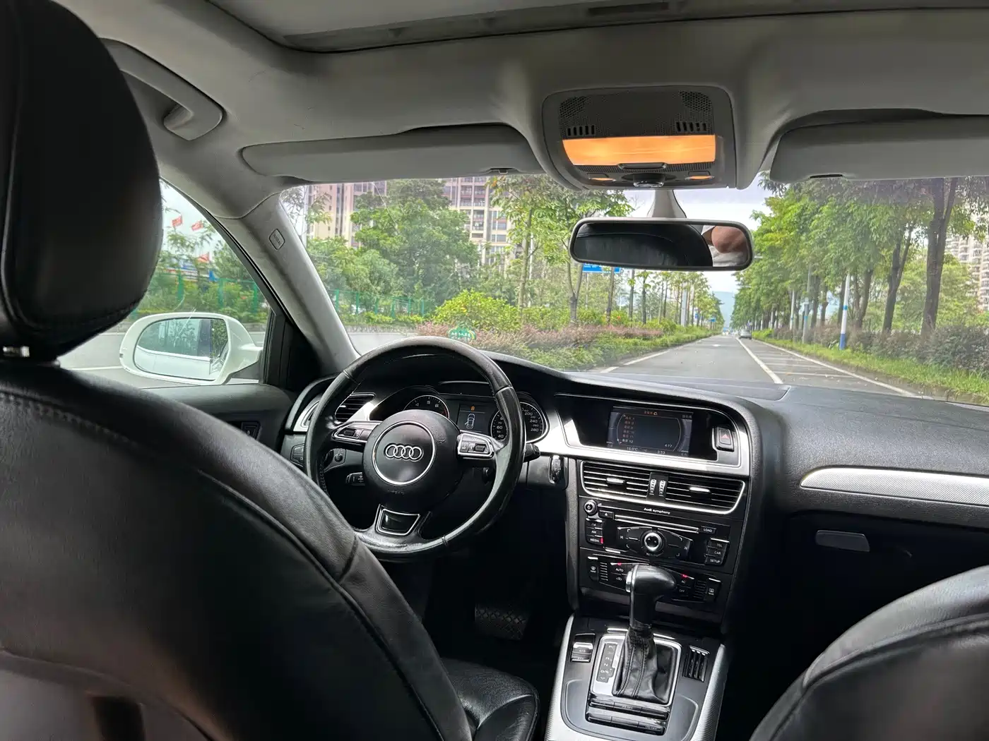 Photo 9 - Audi A4L