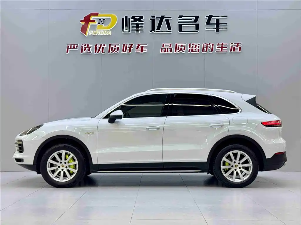 PORSCHE CAYENNE NEW ENERGY