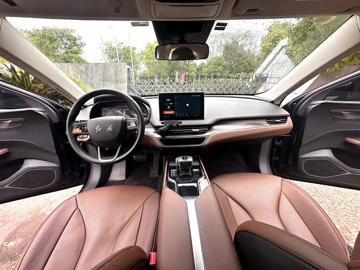 Hongqi E-QM5 2022 431km Battery Swap Enjoyment Edition фото 6