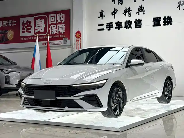 Hyundai Elantra 2023
