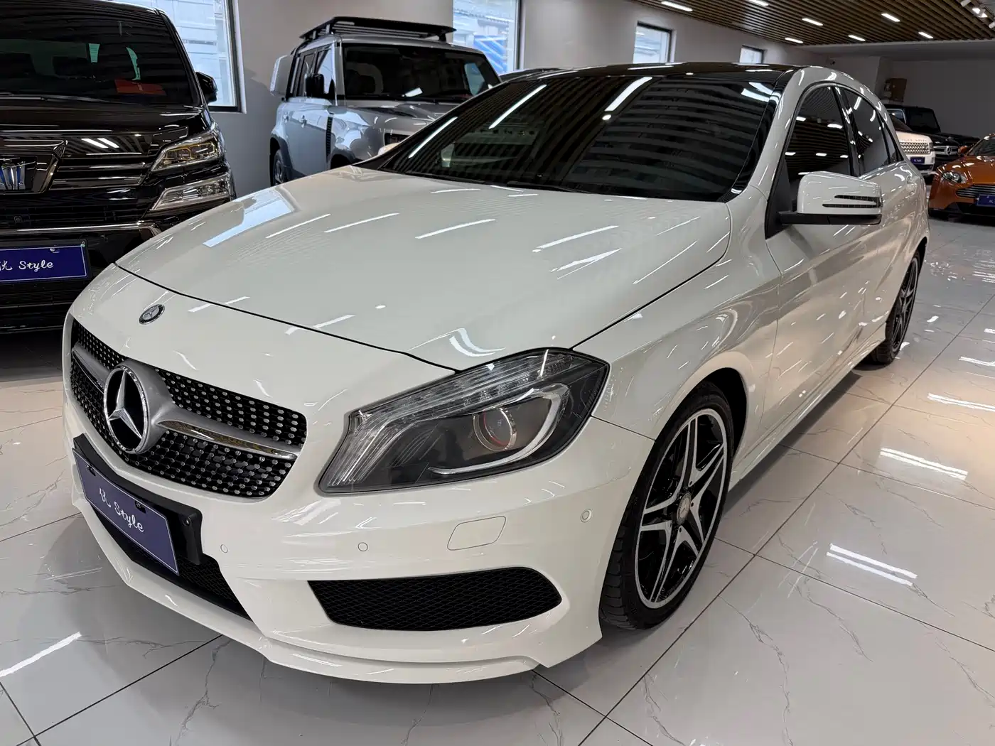 Mercedes-Benz A-Class (Import) 2016 A 260 Sport фото 2