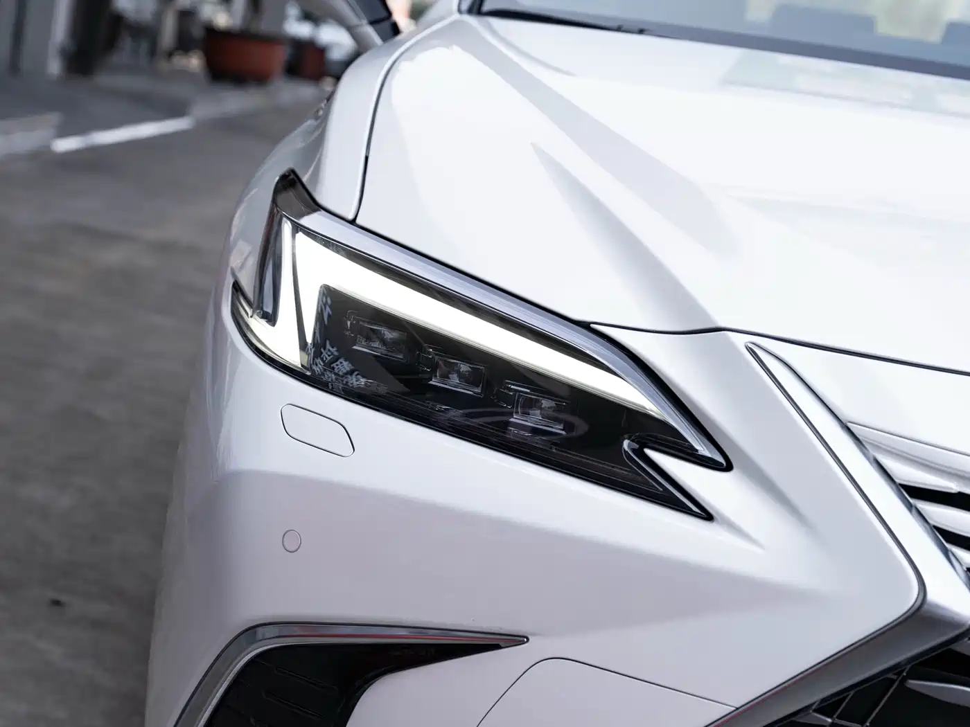 Lexus ES 2025 200 Ultimate Edition фото 6