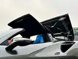 Photo 8 - Ferrari F8