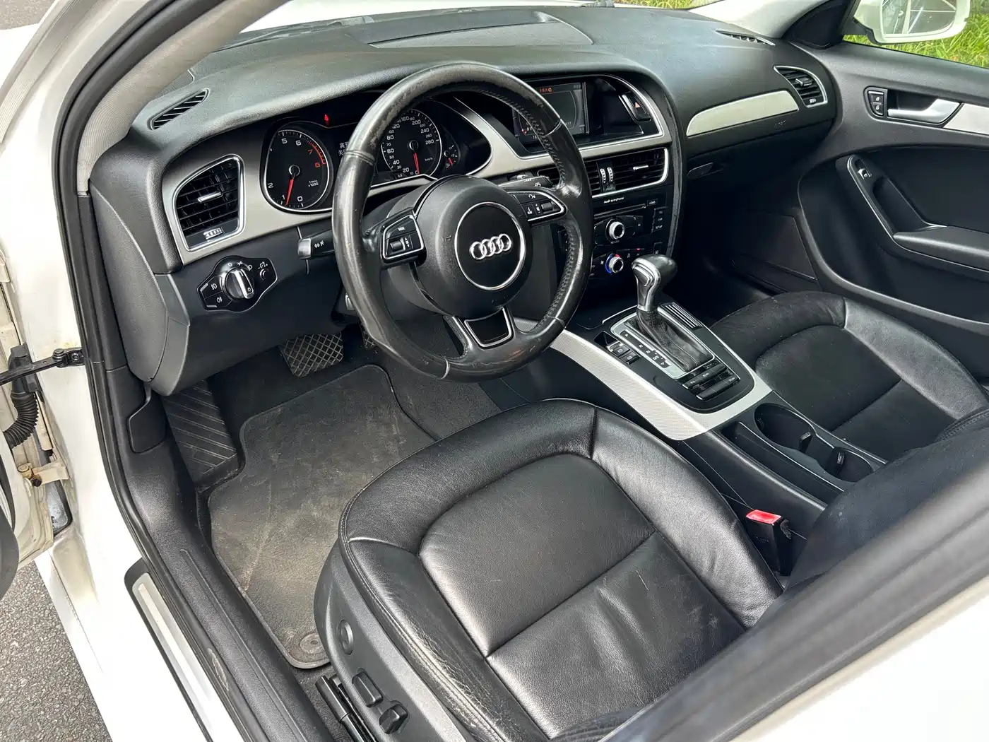 Photo 6 - Audi A4L