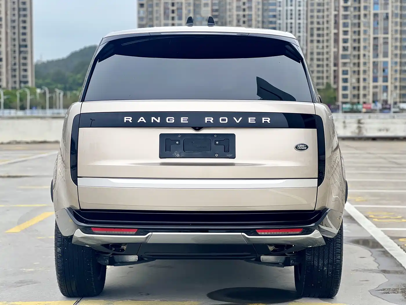 Land Rover Range Rover 2023 3.0 L6 400PS Genesis Extended Version фото 10