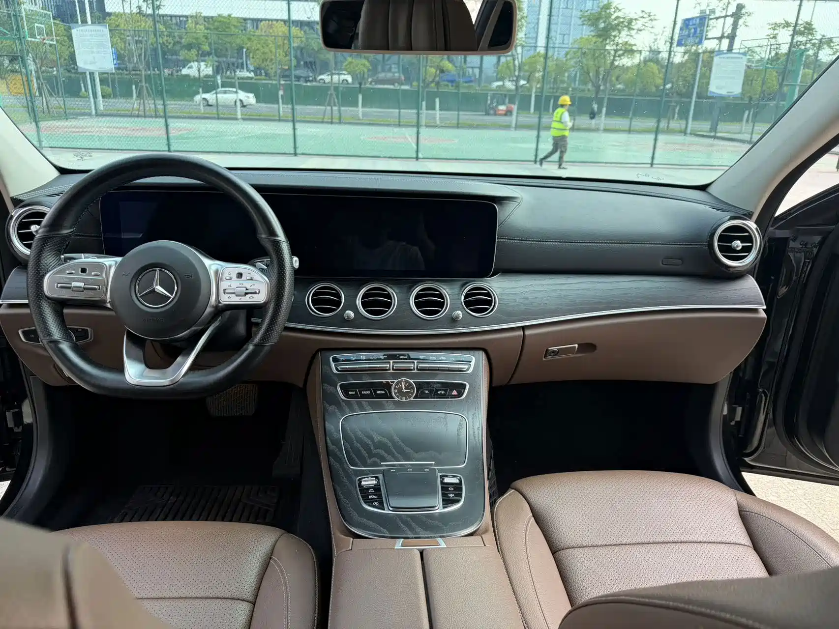 Фото 8 - Mercedes-Benz E-Class