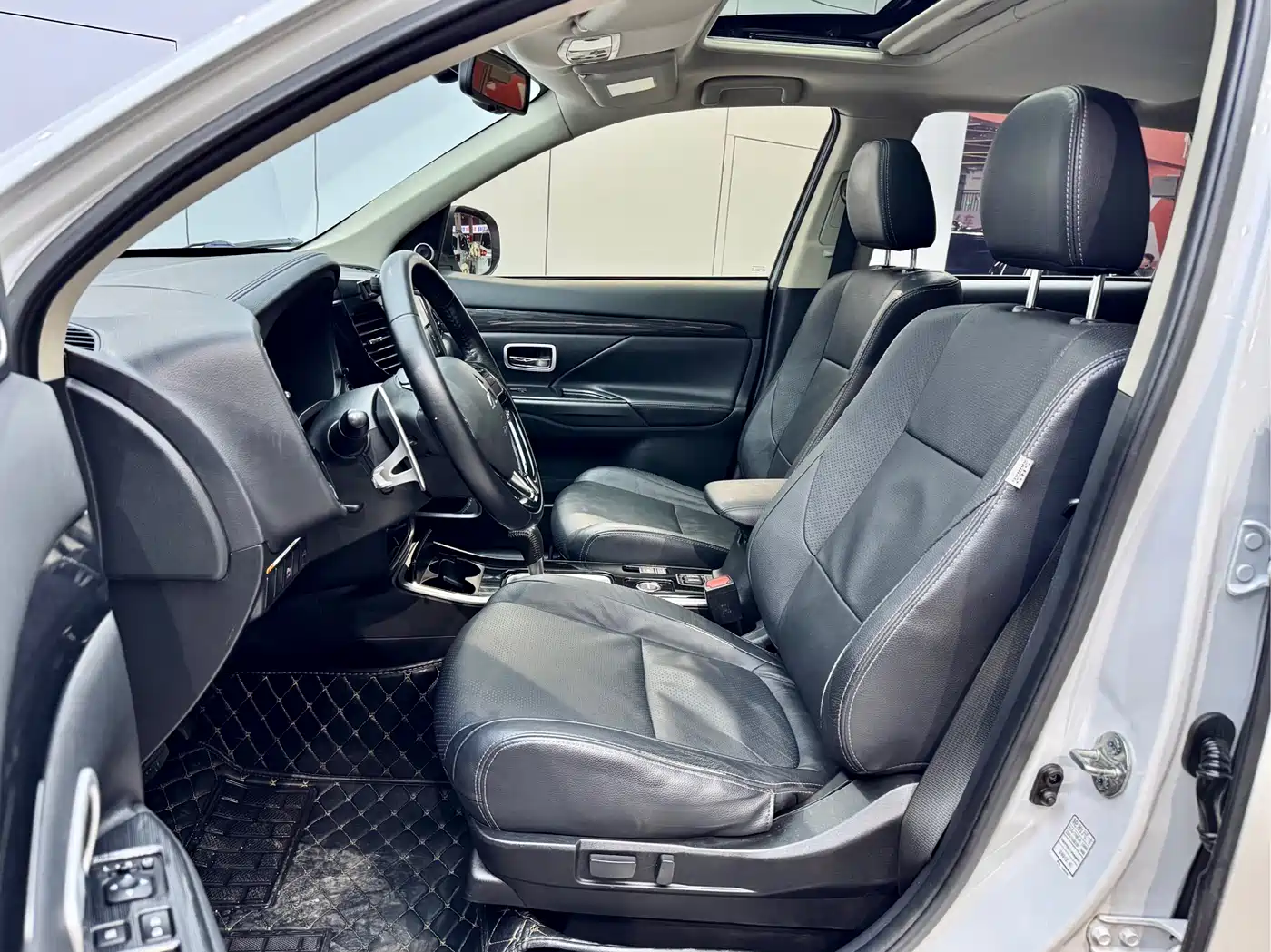 Mitsubishi Outlander 2018 2.4L 4WD Elite Edition 5-seater фото 9