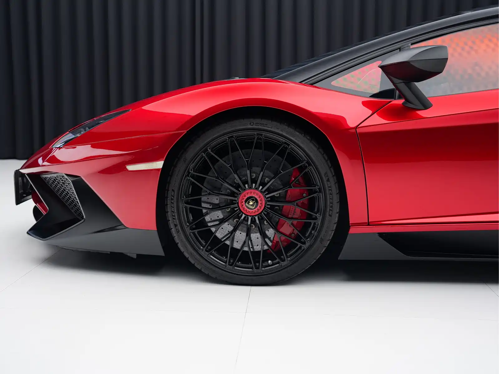Фото 12 - Lamborghini Aventador