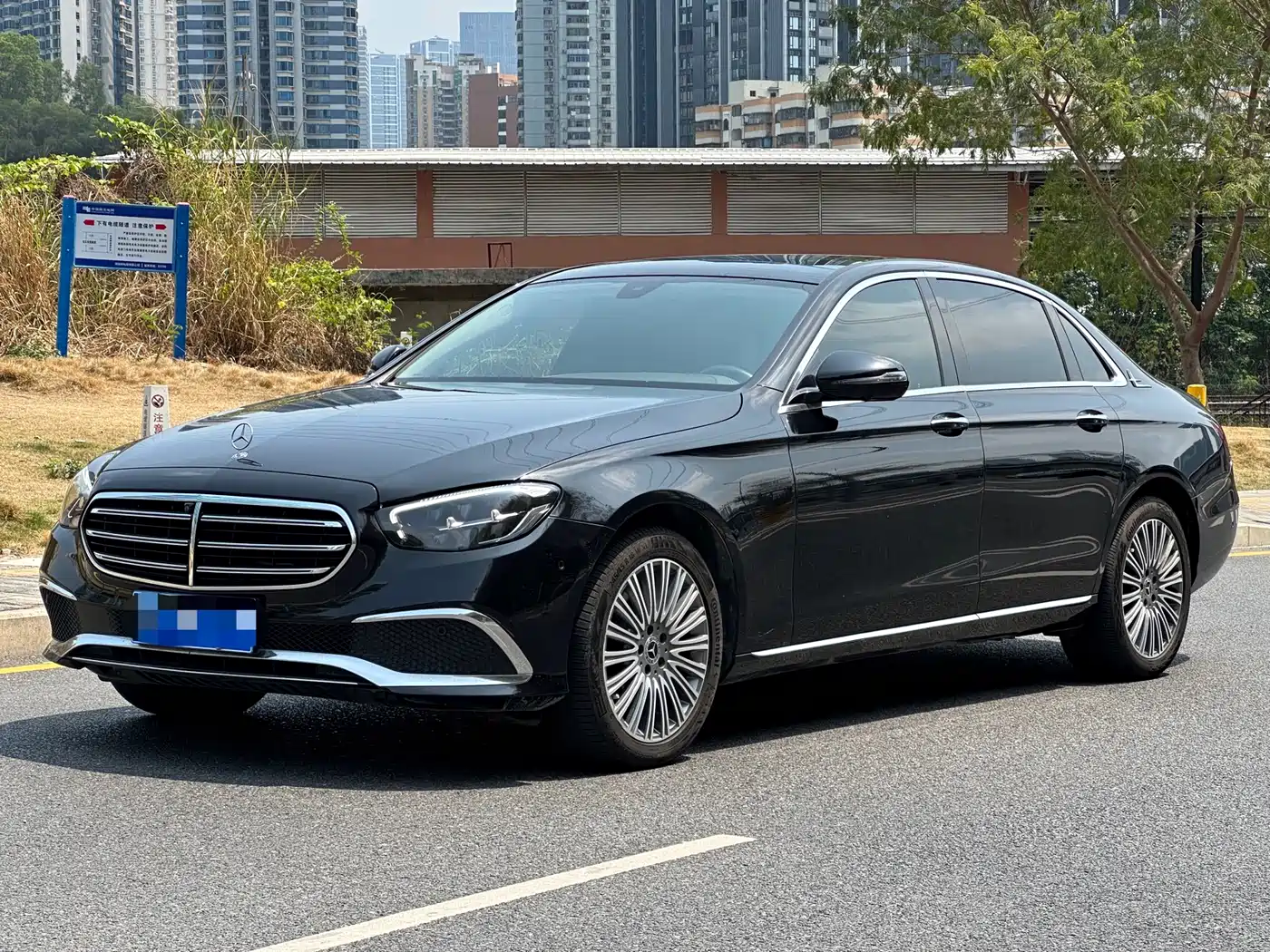 MERCEDES-BENZ E CLASS