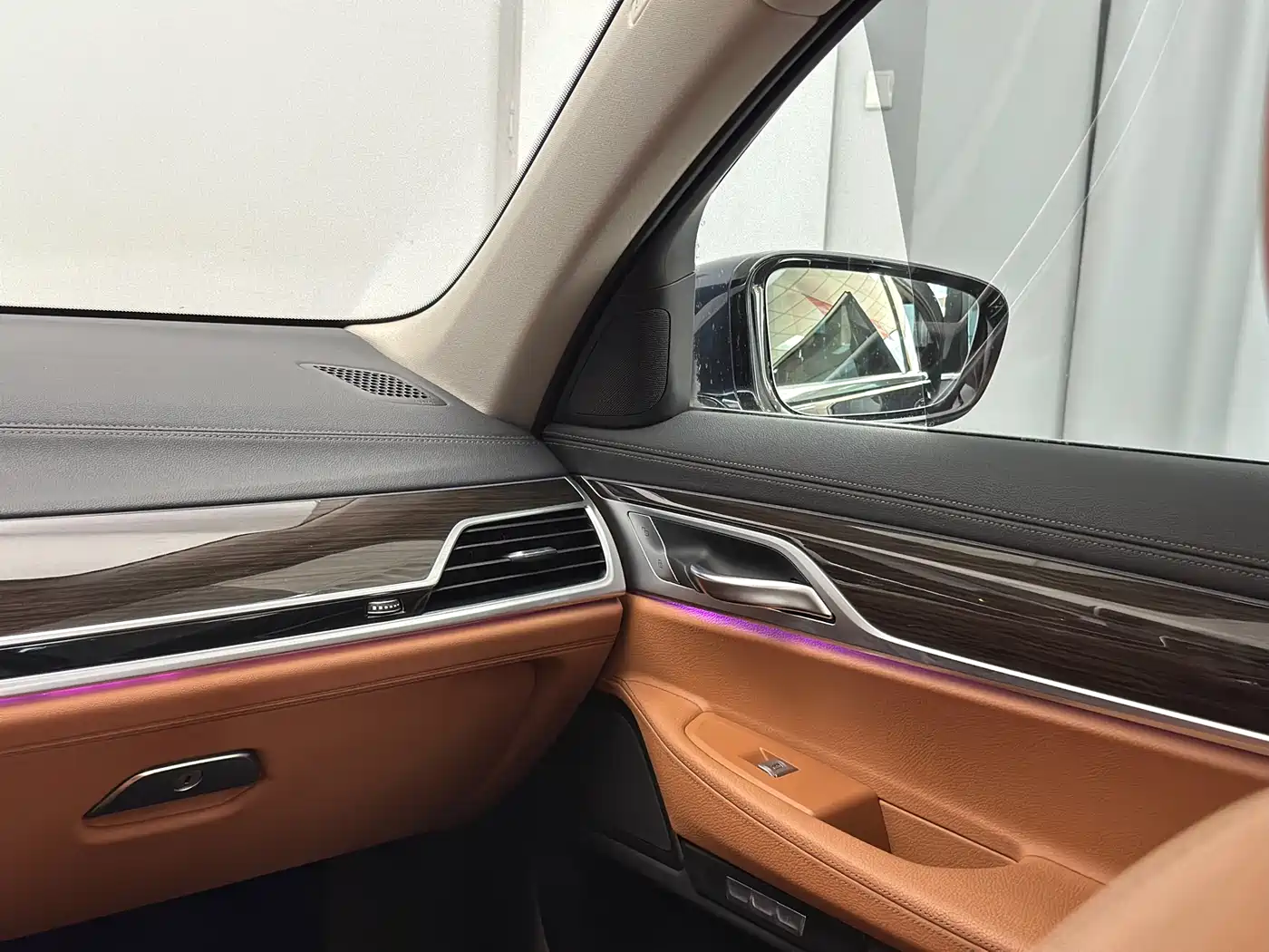 BMW 7 Series 2016 730Li Leading фото 38