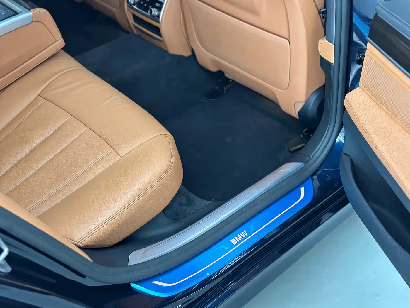 BMW 7 Series 2016 730Li Leading фото 46