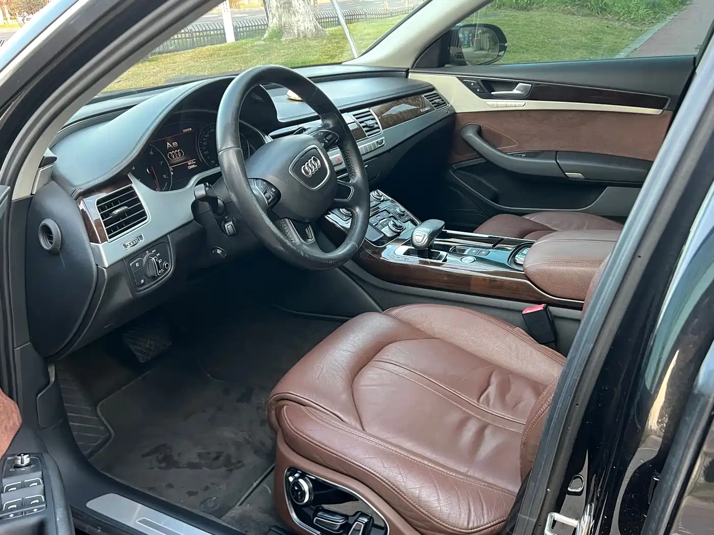 Audi A8 2013 A8L 45 TFSI quattro Comfort фото 4