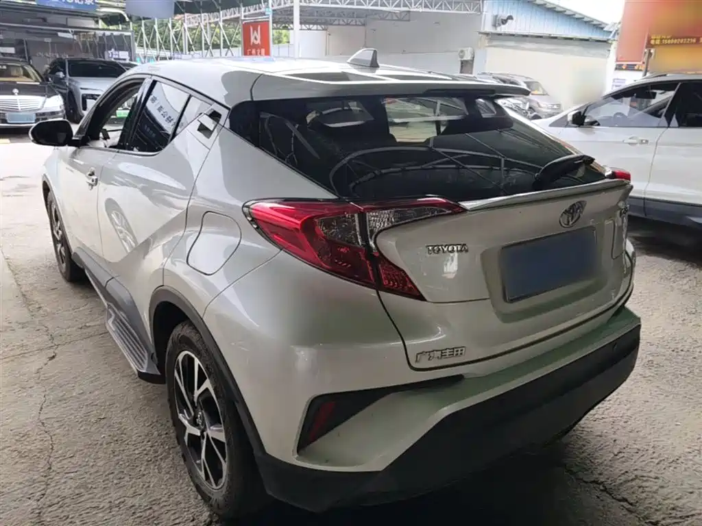 Toyota C-HR 2020 Model 2.0L Leading фото 5