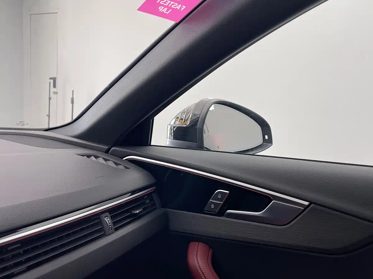 Audi A4L 2024 40 TFSI Luxury Dynamic фото 33