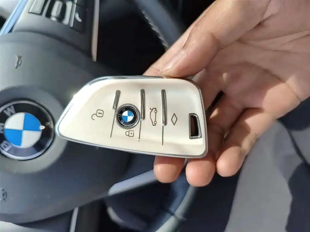 BMW X1 2016 sDrive18Li Premium Model фото 9