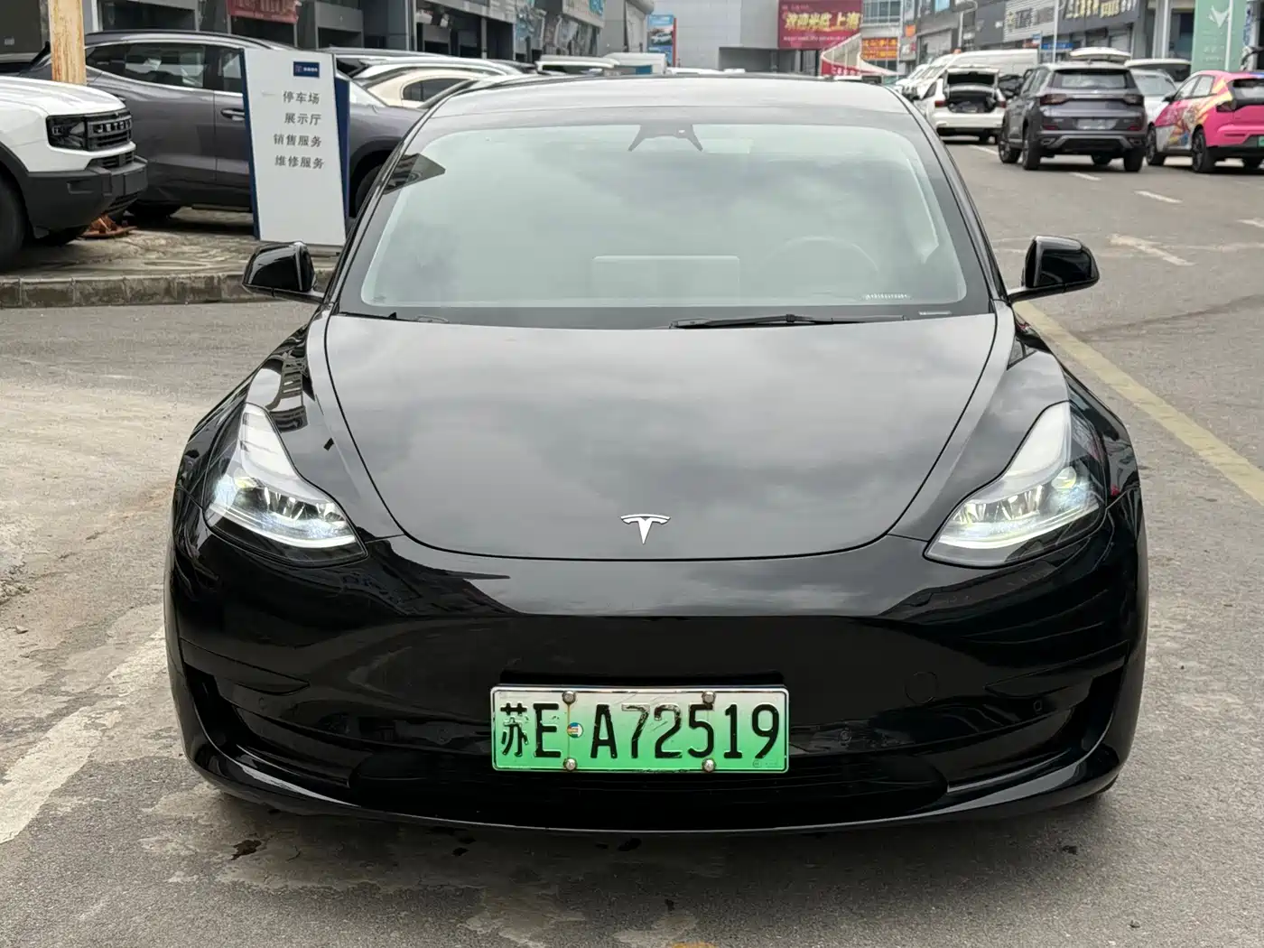 TESLA MODEL 3