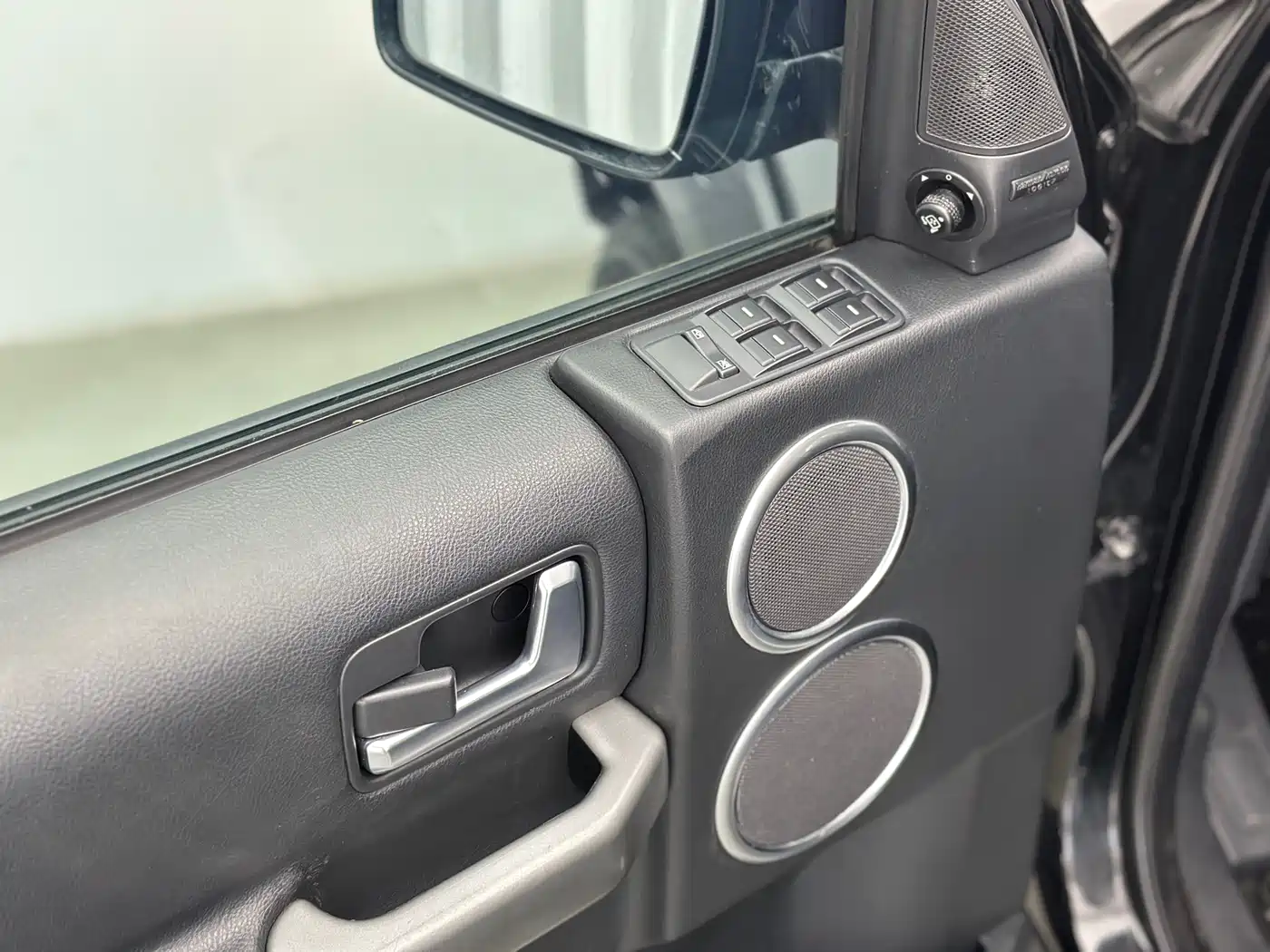 Land Rover Discovery 2005 Model 4.4 V8 HSE фото 20