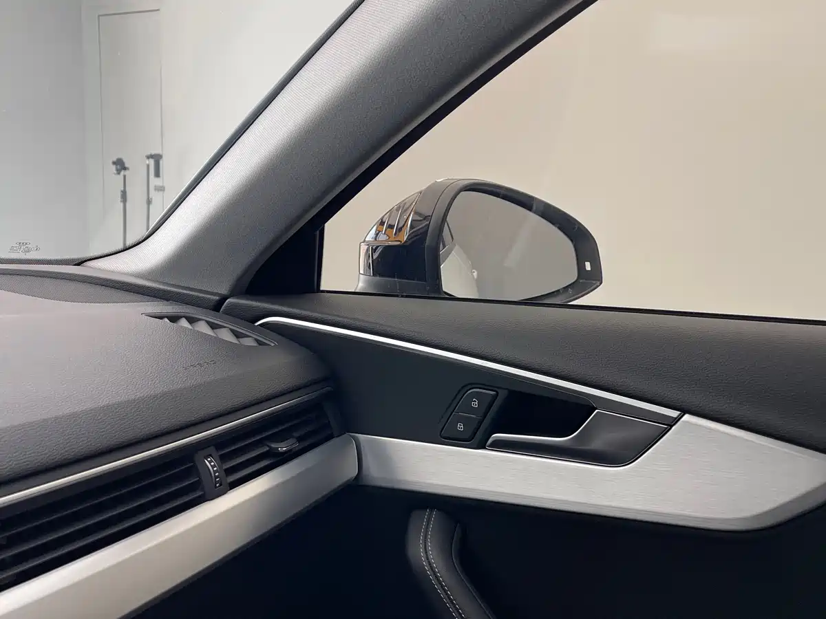 Audi A4L 2022 40 TFSI Luxury Dynamic фото 31