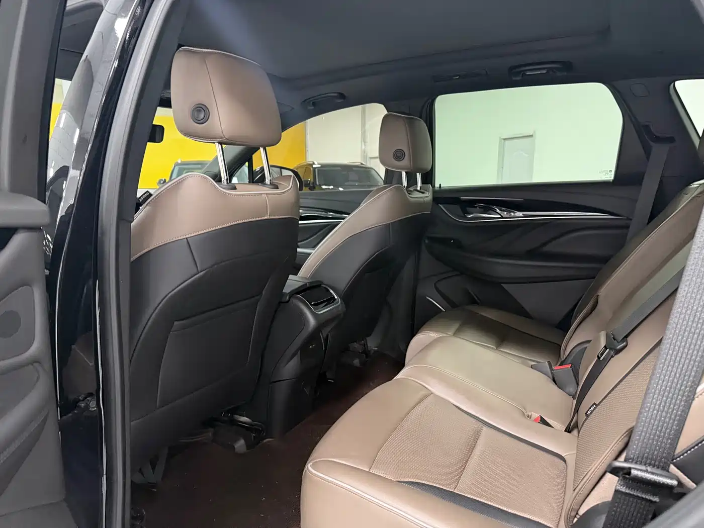 Buick Enclave 2022 652T 4WD Exclusive Flagship 7-Seater фото 6