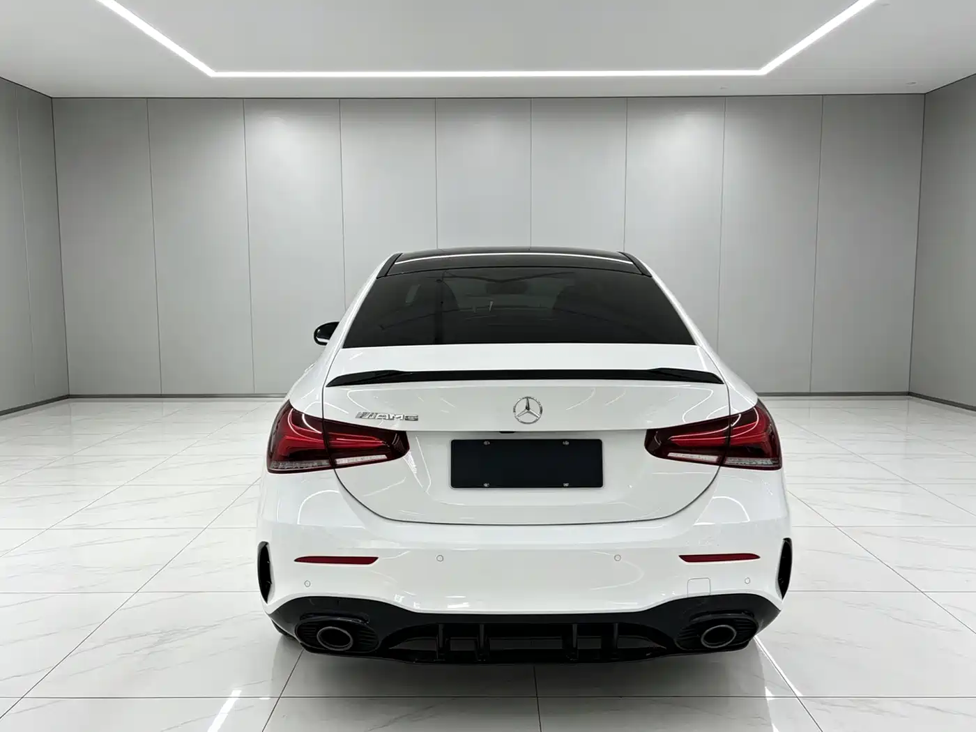 Mercedes-Benz A-Class AMG 2022 Model AMG A 35 L 4MATIC Blazing Night Special Edition фото 5