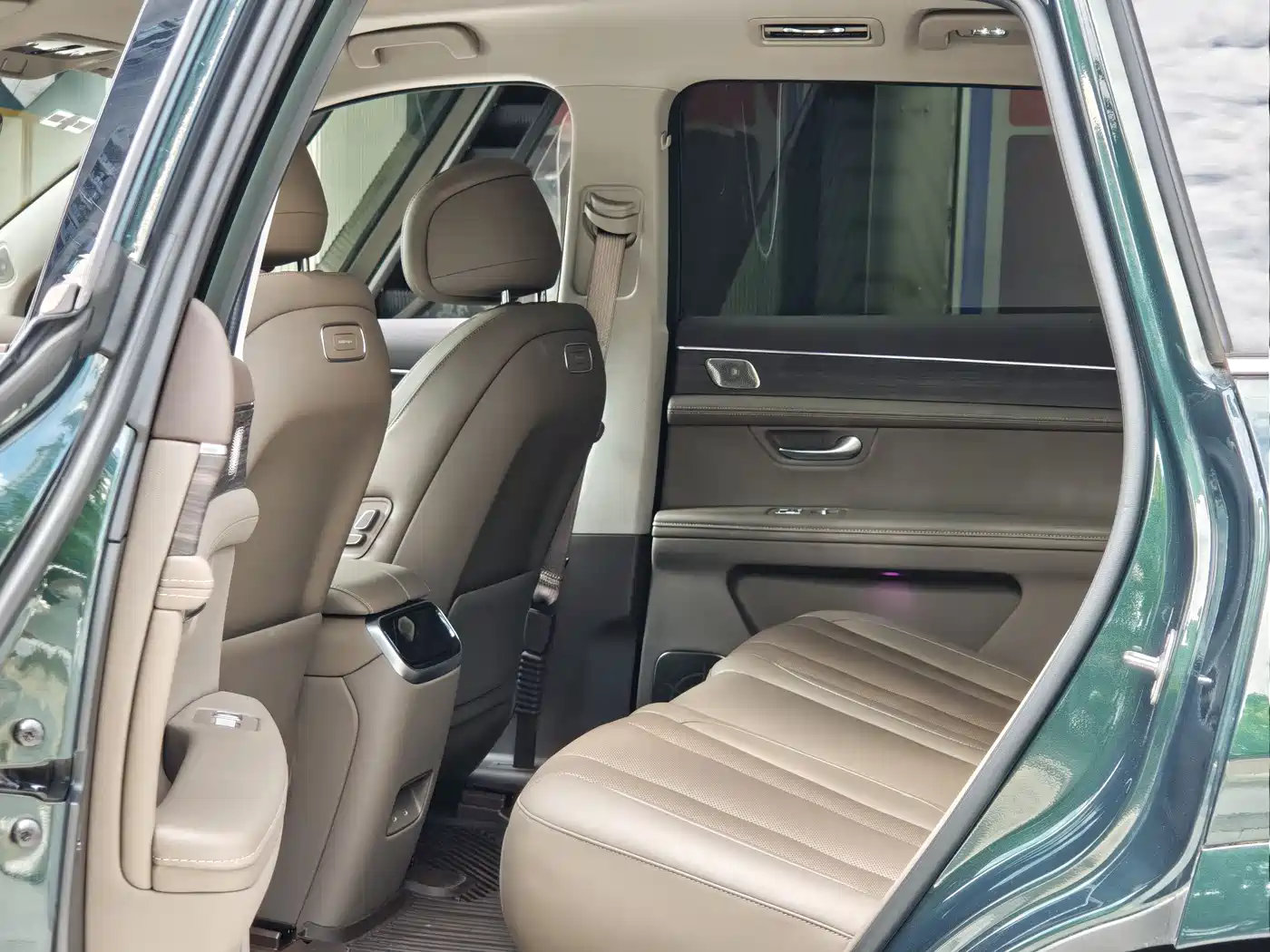 AITO Wenjie AITO M7 2024 1.5T Smart Drive 4WD Ultra 5-seater фото 9