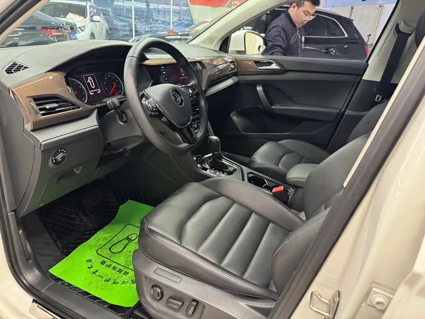 Volkswagen Tharu 2021 280TSI 2WD Luxury Plus фото 5