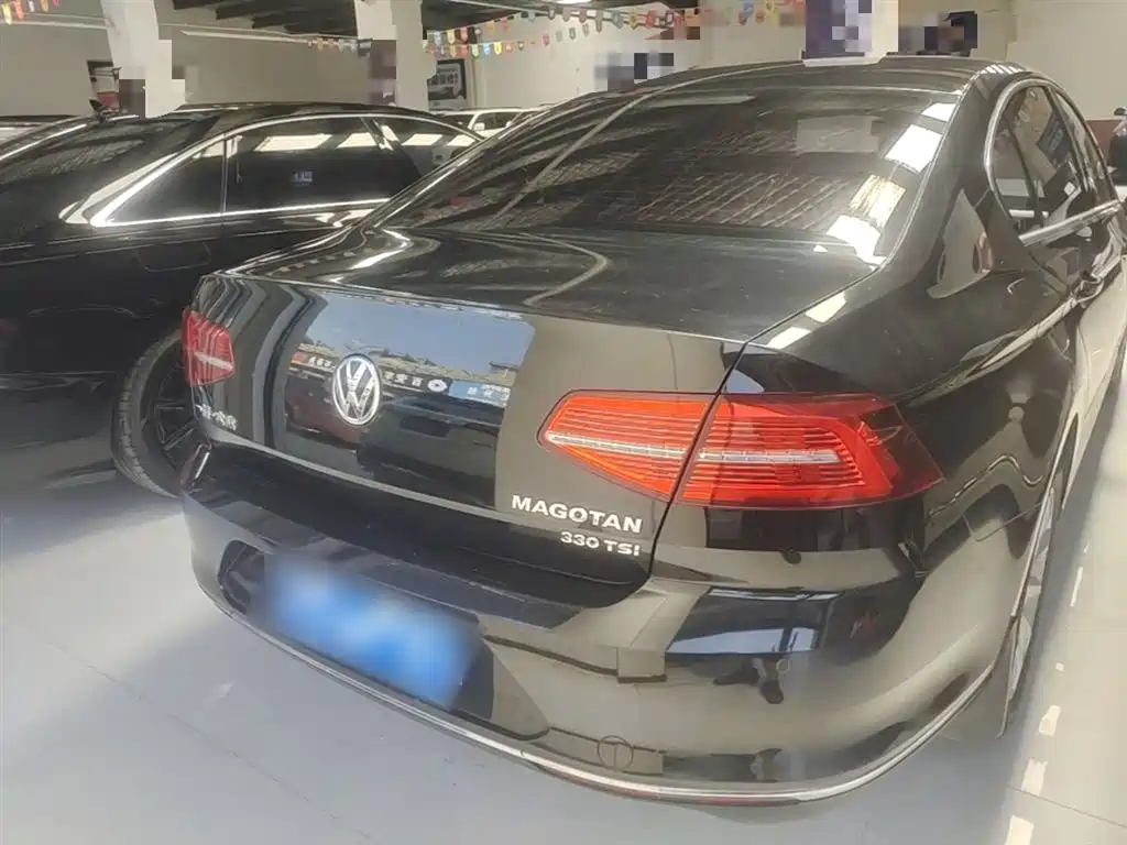 Volkswagen Magotan 2017 330TSI DSG Leading фото 6
