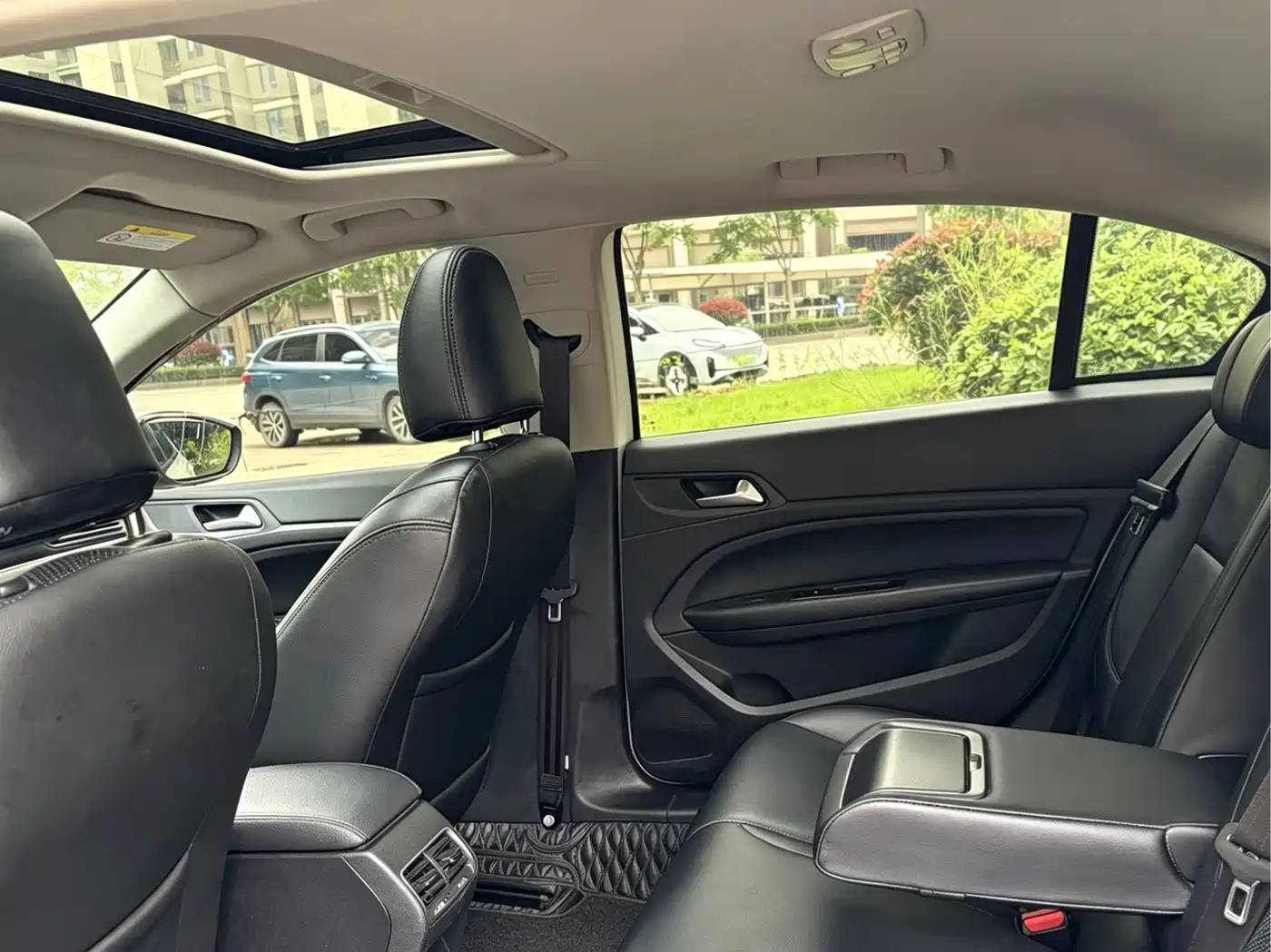 Peugeot 408 2018 350THP Automatic Luxury Edition фото 24