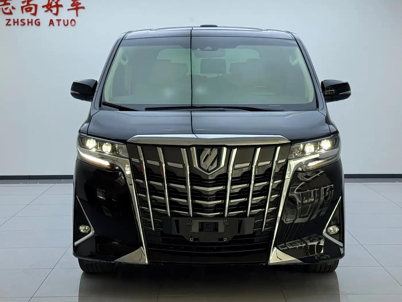 Toyota Alphard 2020 Hybrid 2.5L Premium Edition фото 2