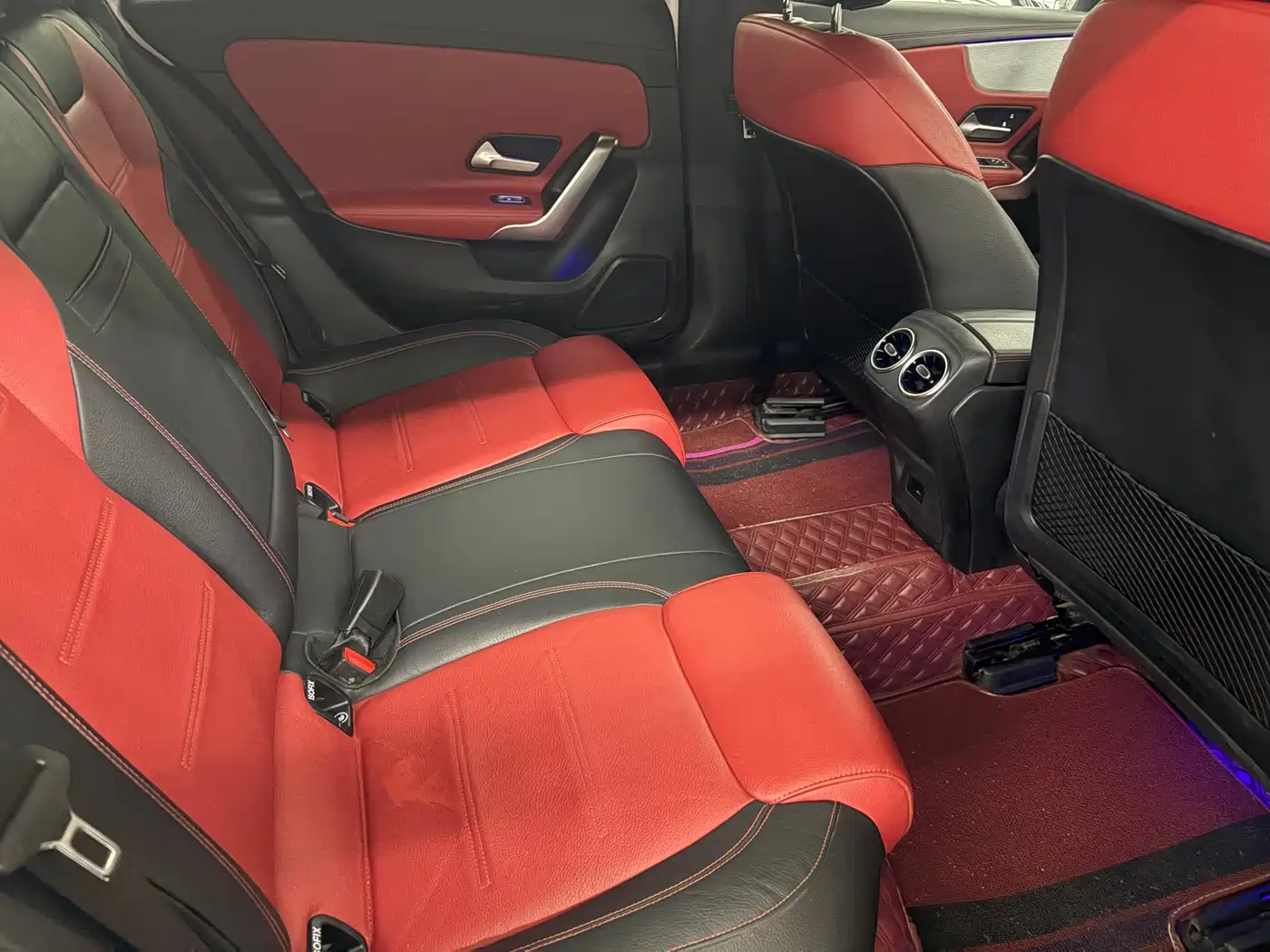 Mercedes-Benz A-Class AMG 2022 Model AMG A 35 L 4MATIC Blazing Night Special Edition фото 11
